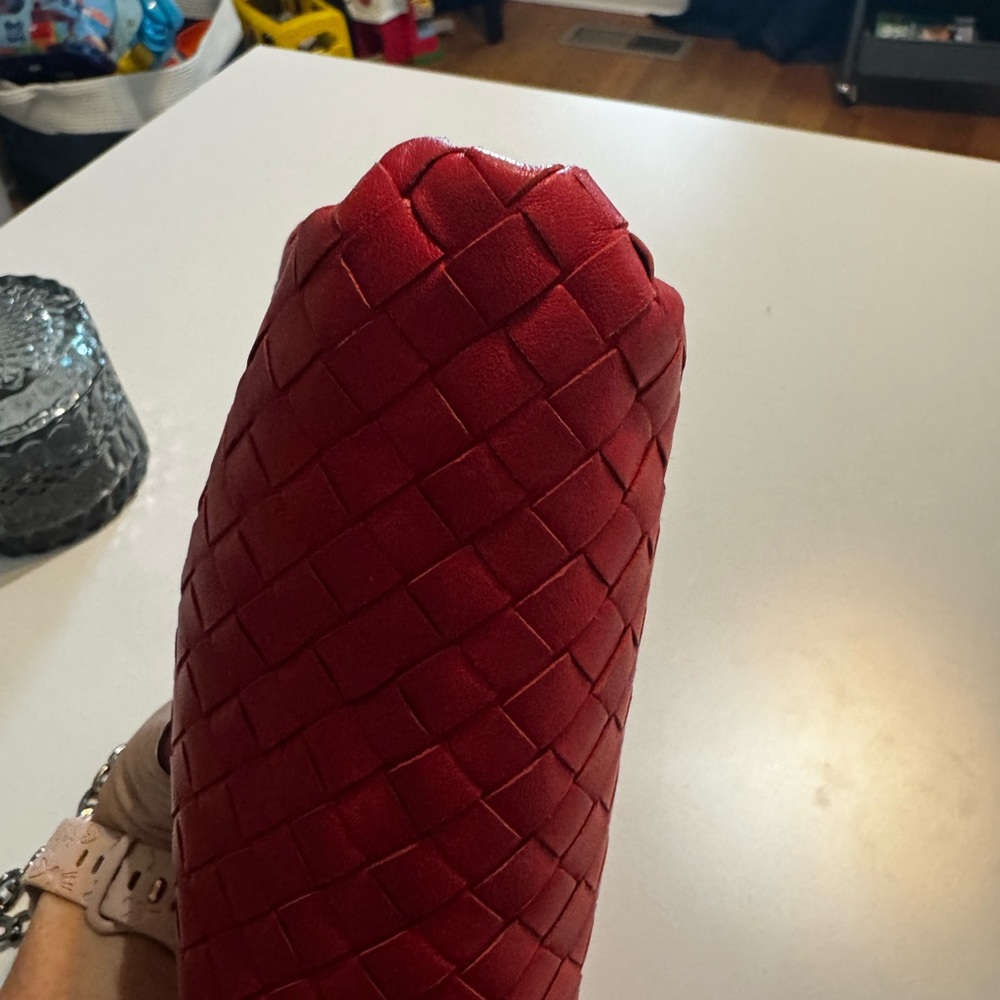 🔥 Authentic Bottega Veneta Intrecciato Pouch in Fire Red Leather🔥 - Picture 6 of 9